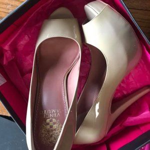 Vince Camuto Shoes- Nude Heels
